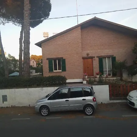 Sofia Accanto Ospedale Con Ampio Giardino * Fano