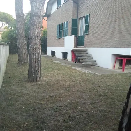 Πανσιόν Sofia Accanto Ospedale Con Ampio Giardino