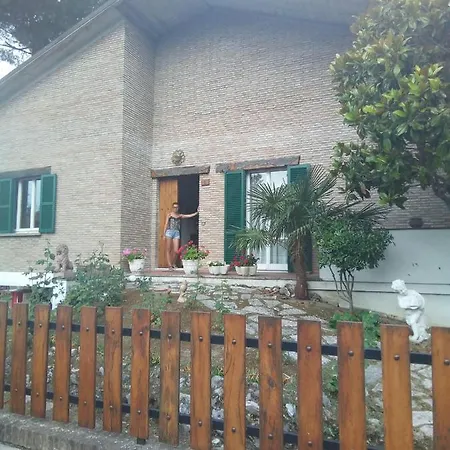 Sofia Accanto Ospedale Con Ampio Giardino 3*